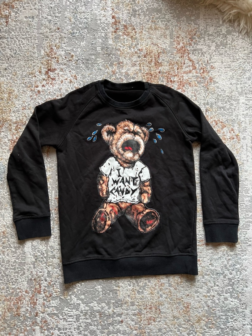 DOMREBEL Montreal Women Sweatshirt with Graphic Crying Bear